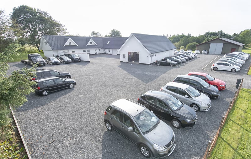 EK Biler facade og værksted